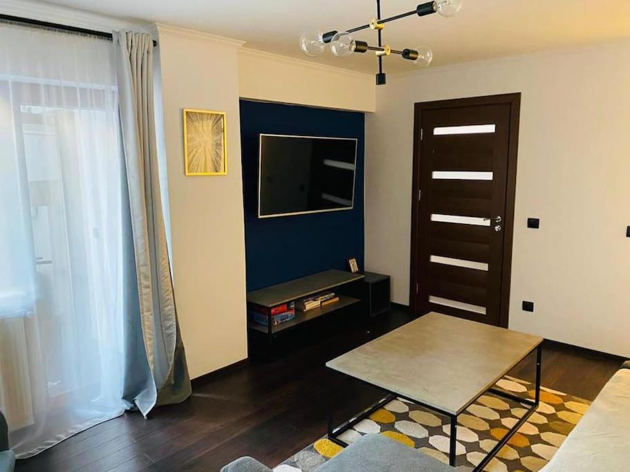 Aparthotel City Center Targu Ocna Екстер'єр фото